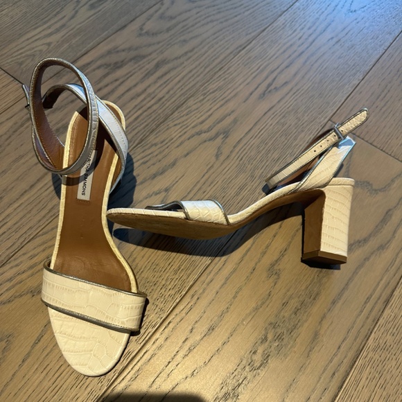 Tabitha Simmons White Heeled Sandals - Picture 2 of 3
